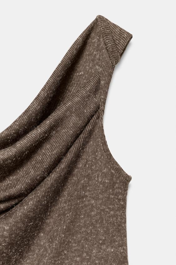 Top texturé asymétrique