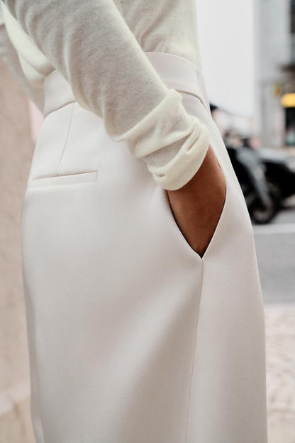 Pantalon coupe barrel satiné