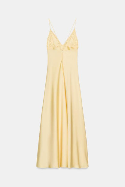 Robe midi satinée à fronces