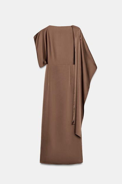 Robe midi satinée effet cape