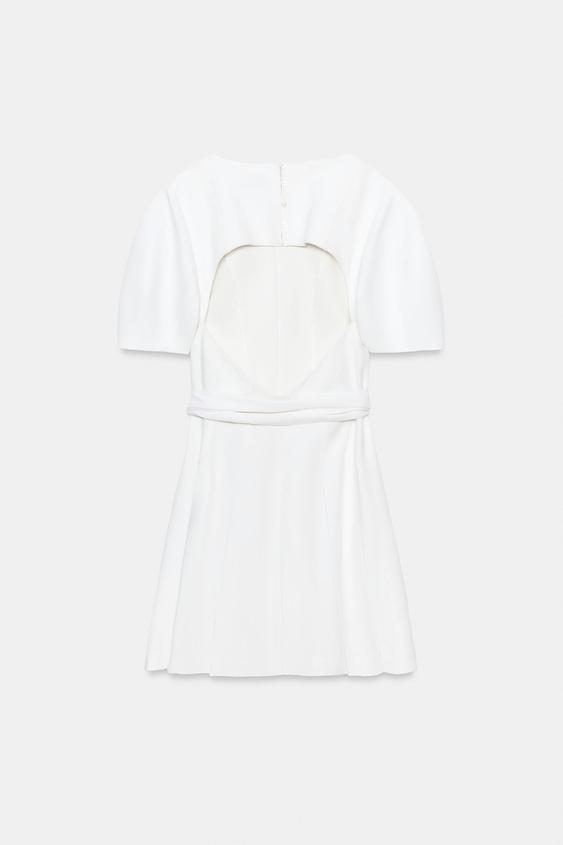 Robe courte avec ceinture