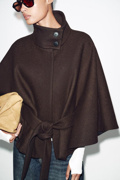 Manteau court cape en laine avec ceinture