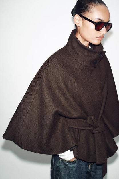Manteau court cape en laine avec ceinture