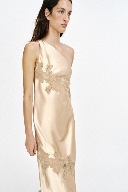 Robe nuisette asymétrique