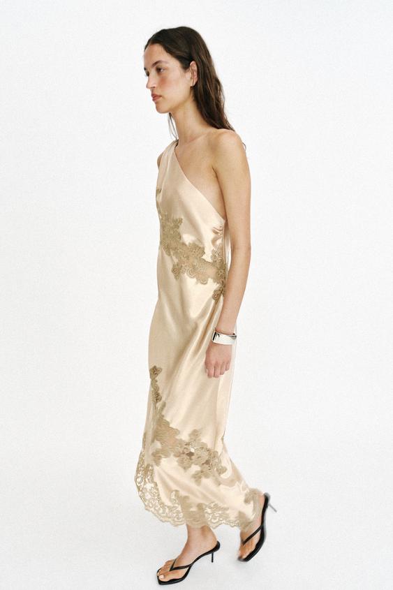 Robe nuisette asymétrique