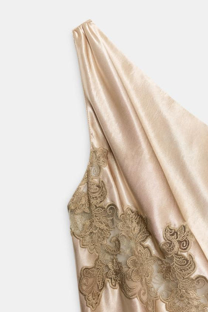 Robe nuisette asymétrique