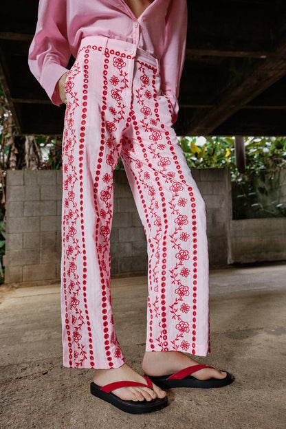 Pantalon à broderies ajourées