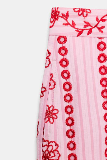 Pantalon à broderies ajourées