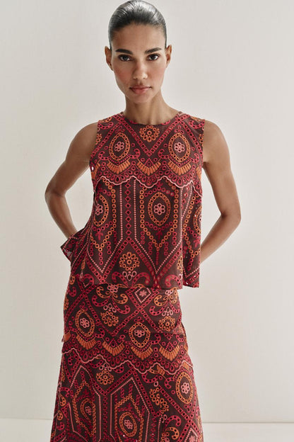 Top à broderies ajourées