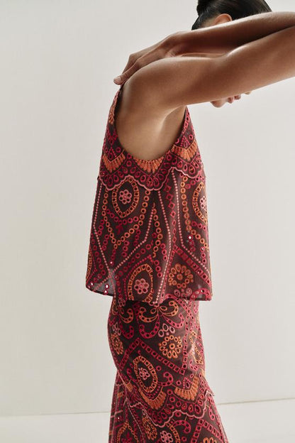 Top à broderies ajourées