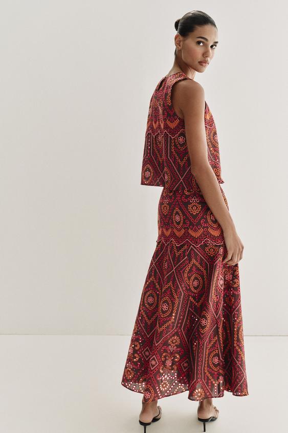 Top à broderies ajourées