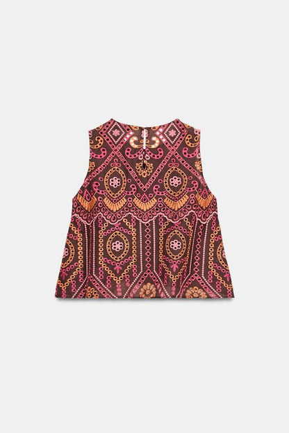 Top à broderies ajourées