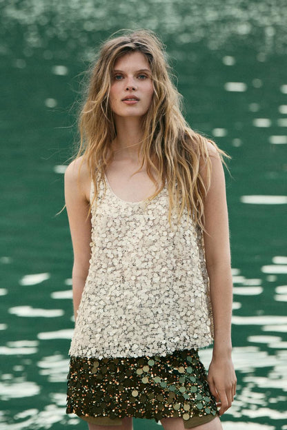 Top à bretelles et sequins