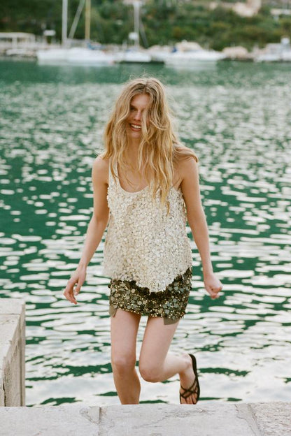 Top à bretelles et sequins