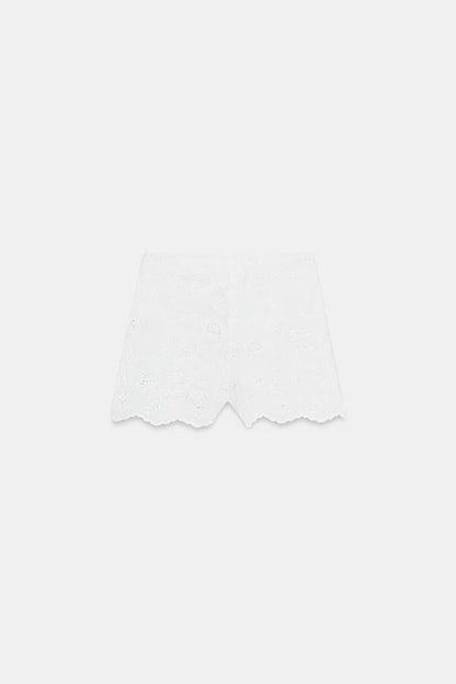 Bermuda à broderies ajourées