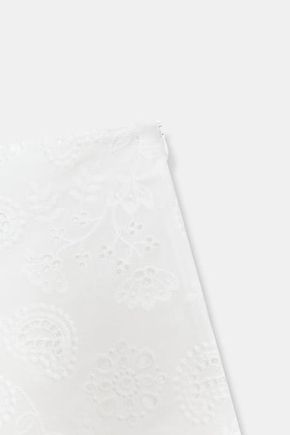 Bermuda à broderies ajourées