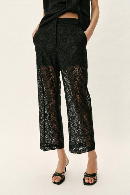 Pantalon droit en dentelle