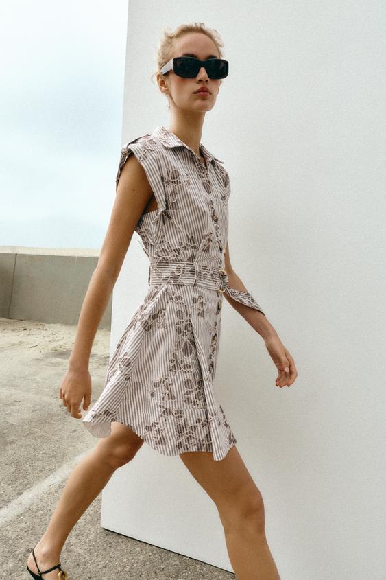 Robe brodée à sequins avec ceinture