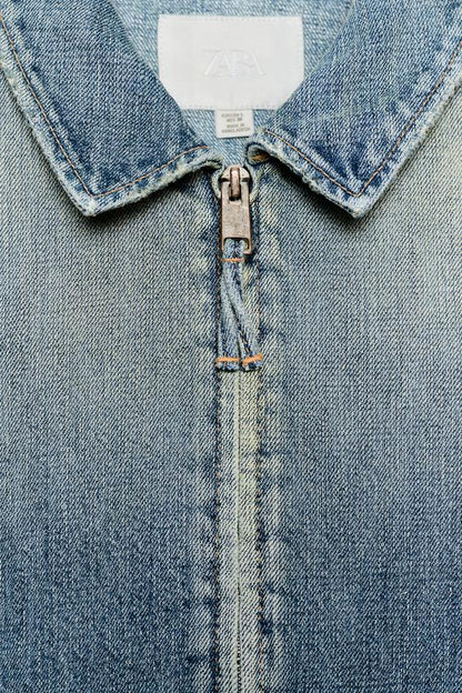 Veste en denim TRF à fermeture zippée