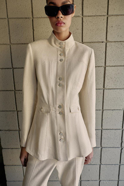 Veste cintrée à épaulettes en lin