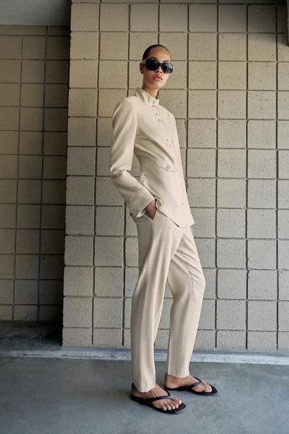 Veste cintrée à épaulettes en lin
