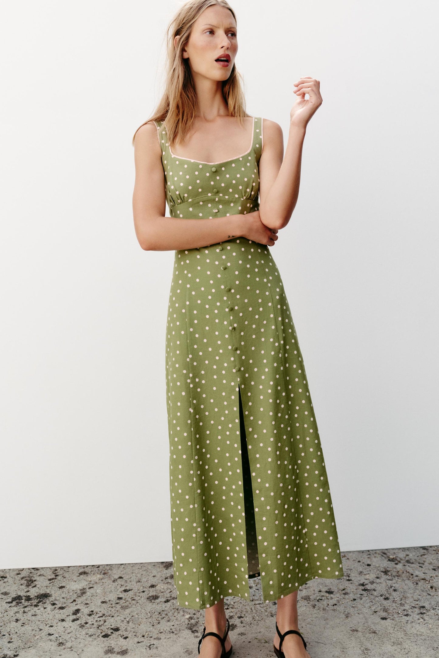 Robe midi à pois en lin
