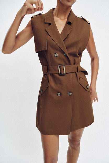 Robe courte en lin avec ceinture