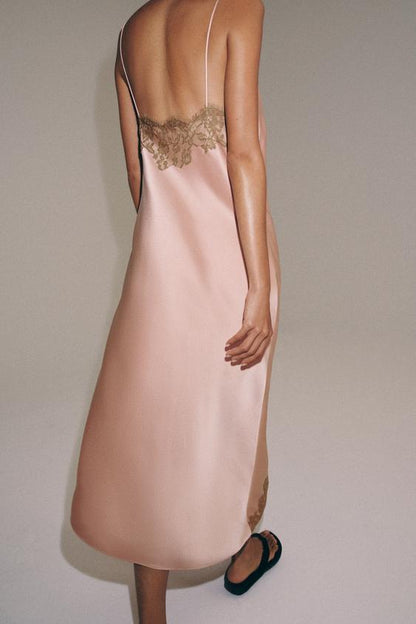 Robe satinée en dentelle ZW Collection