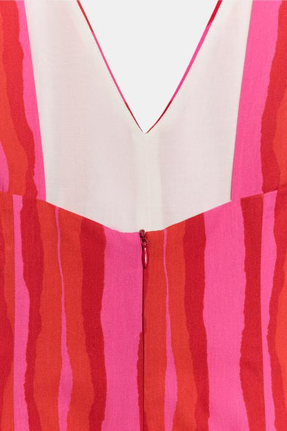 Robe à rayures à brandebourgs