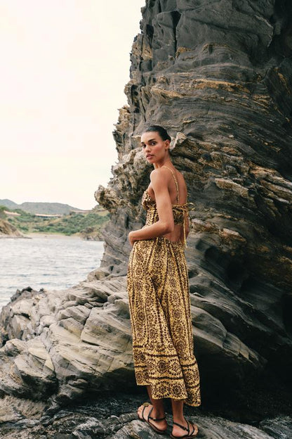 Robe midi brodée ajourée à découpes