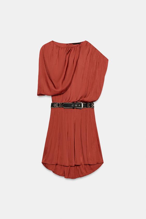 Robe courte asymétrique avec ceinture