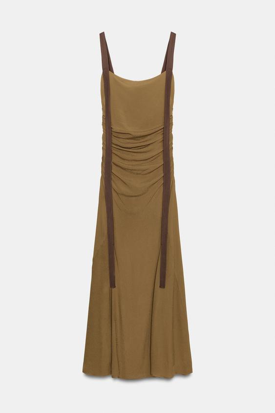 Robe drapée en georgette