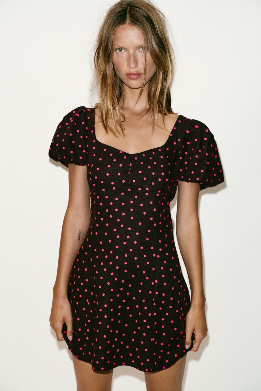 Robe à pois à manches bouffantes en lin