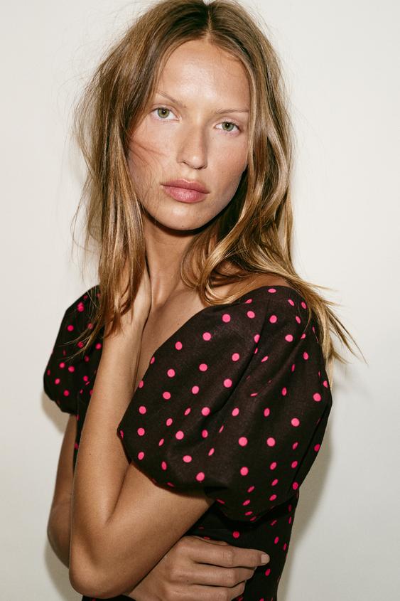 Robe à pois à manches bouffantes en lin