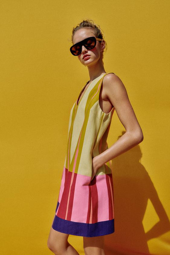 Robe courte à rayures