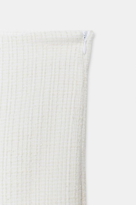Pantalon légèrement évasé à volants