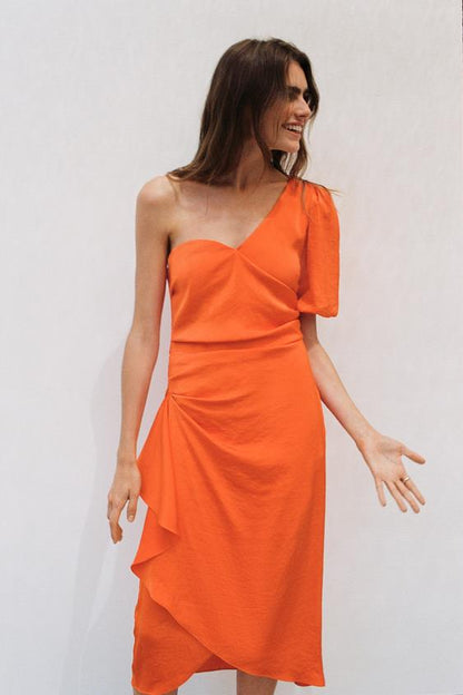 Robe midi asymétrique satinée