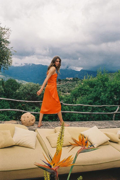 Robe midi asymétrique satinée