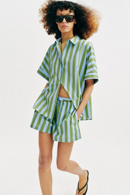 Short à rayures