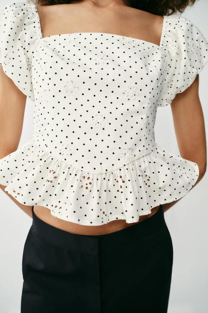 Top imprimé à broderies ajourées