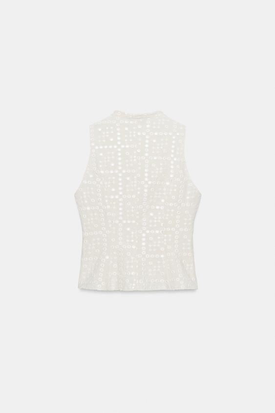 Top à broderies ajourées et brandebourgs