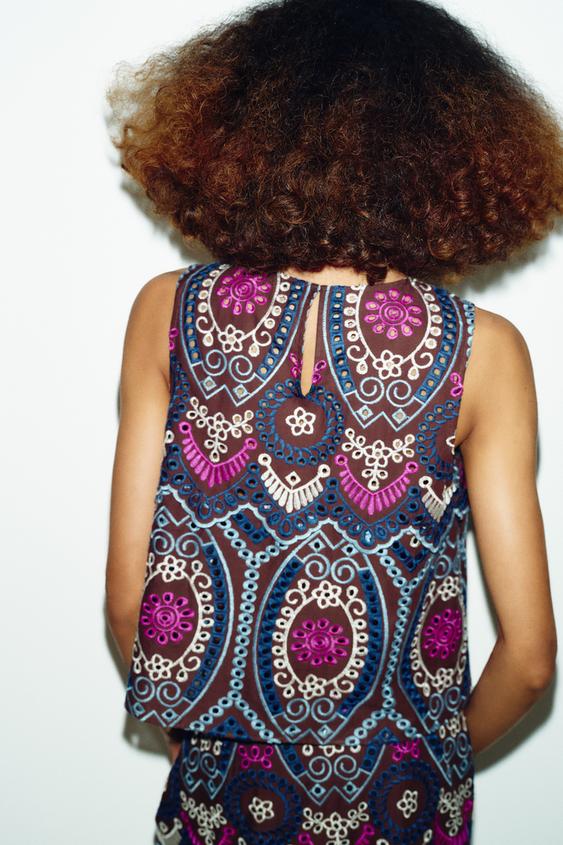 Top à broderies ajourées
