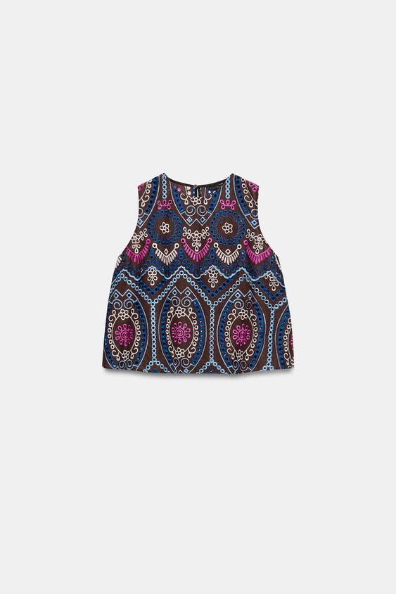 Top à broderies ajourées