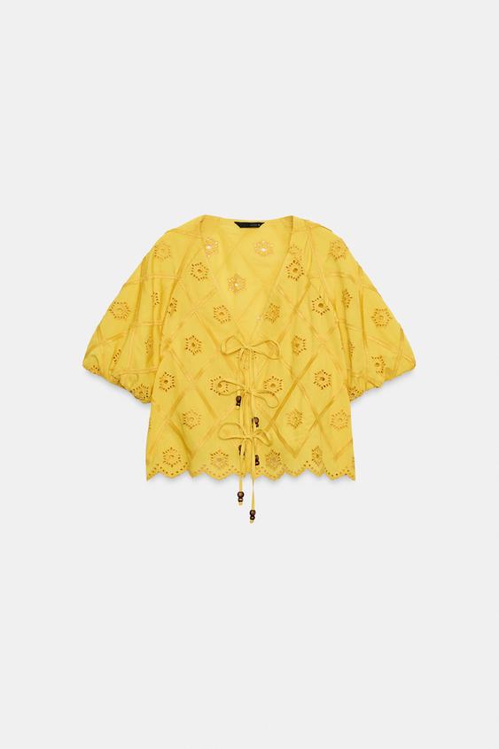 Top à broderies ajourées