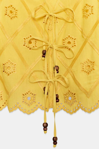 Top à broderies ajourées