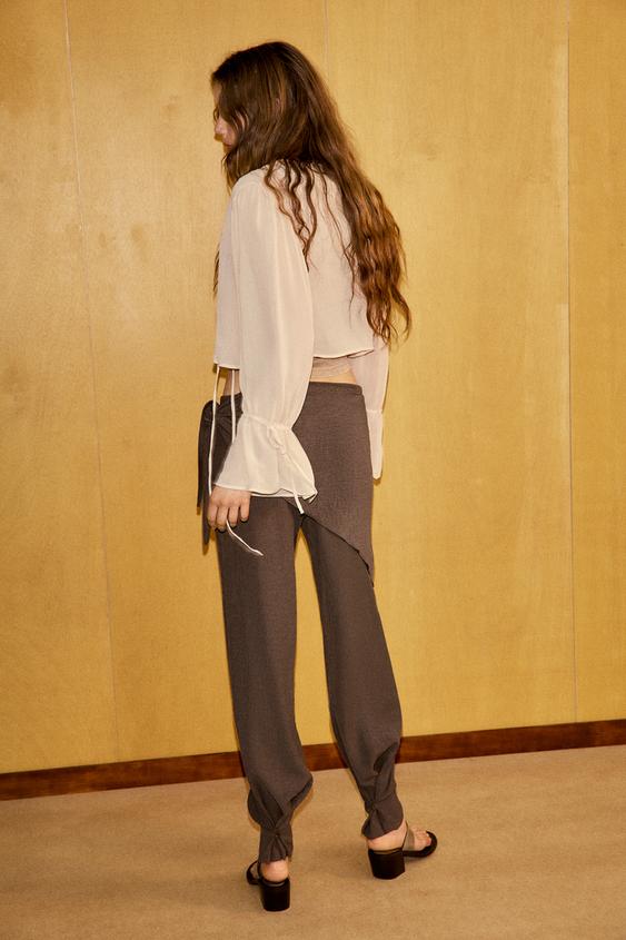 Pantalon texturé effet foulard