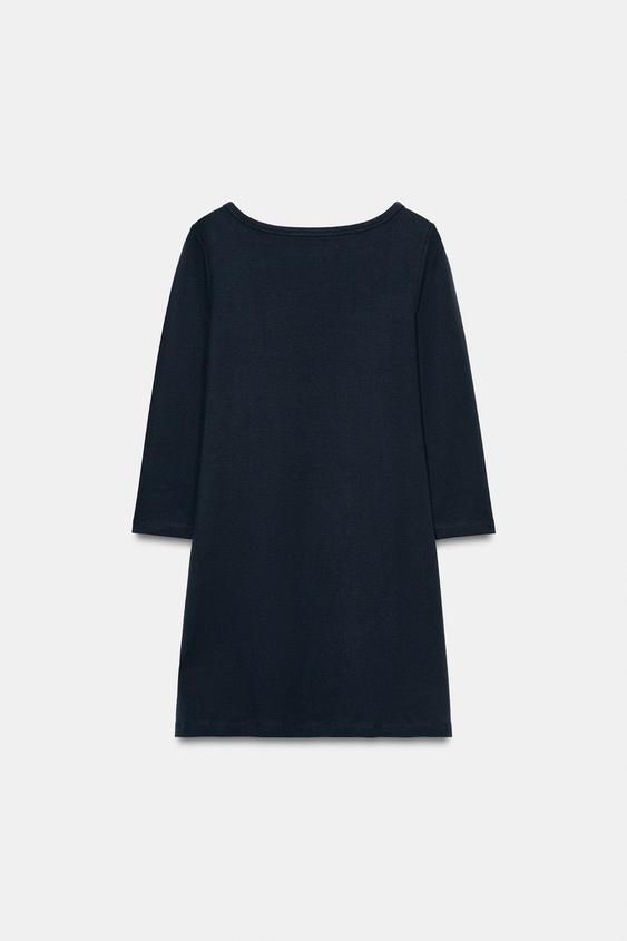 Robe courte à col bateau