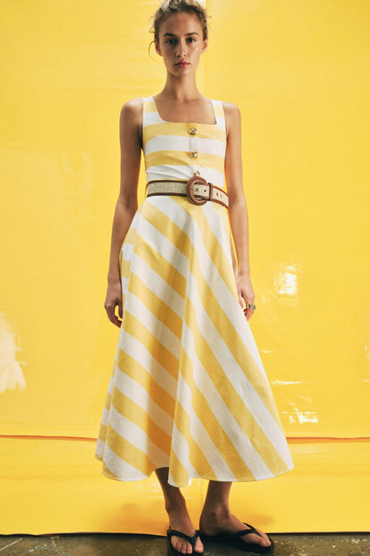 Robe midi à rayures avec ceinture