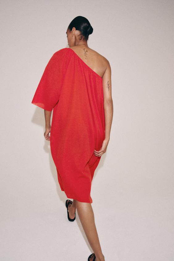 Robe en maille asymétrique