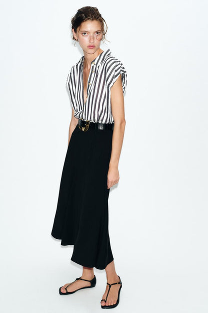 Robe midi contrastée à rayures avec ceinture